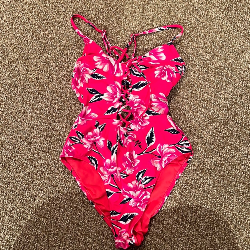 One piece swim suit